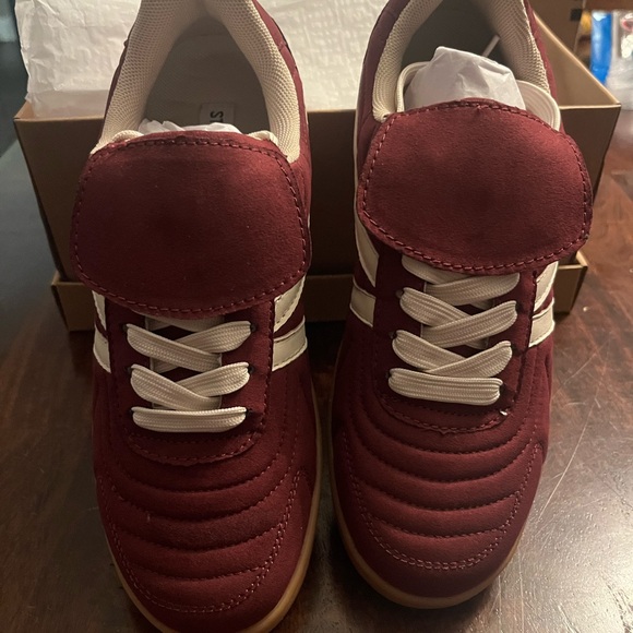 NEW Steve Madden Madrid Maroon Sneakers | Burgundy & White | Size 7.5 - Picture 2 of 7